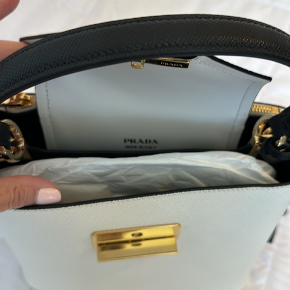 NWT Prada Cartella Saffiano Blanco + Nero top handle & strap handbag NEVER USED - Picture 9 of 9